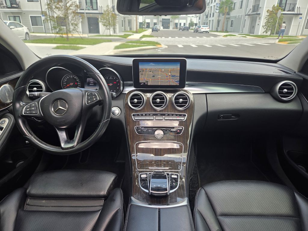 2015 Mercedes-Benz C-Class Image 23