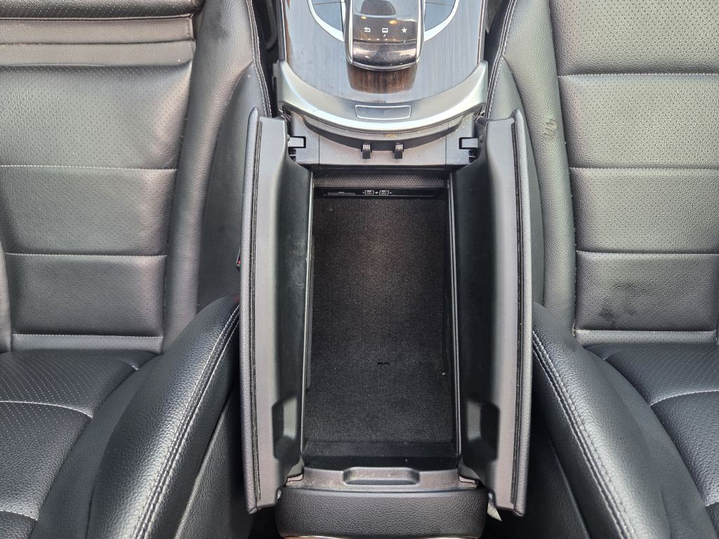 2015 Mercedes-Benz C-Class Image 33