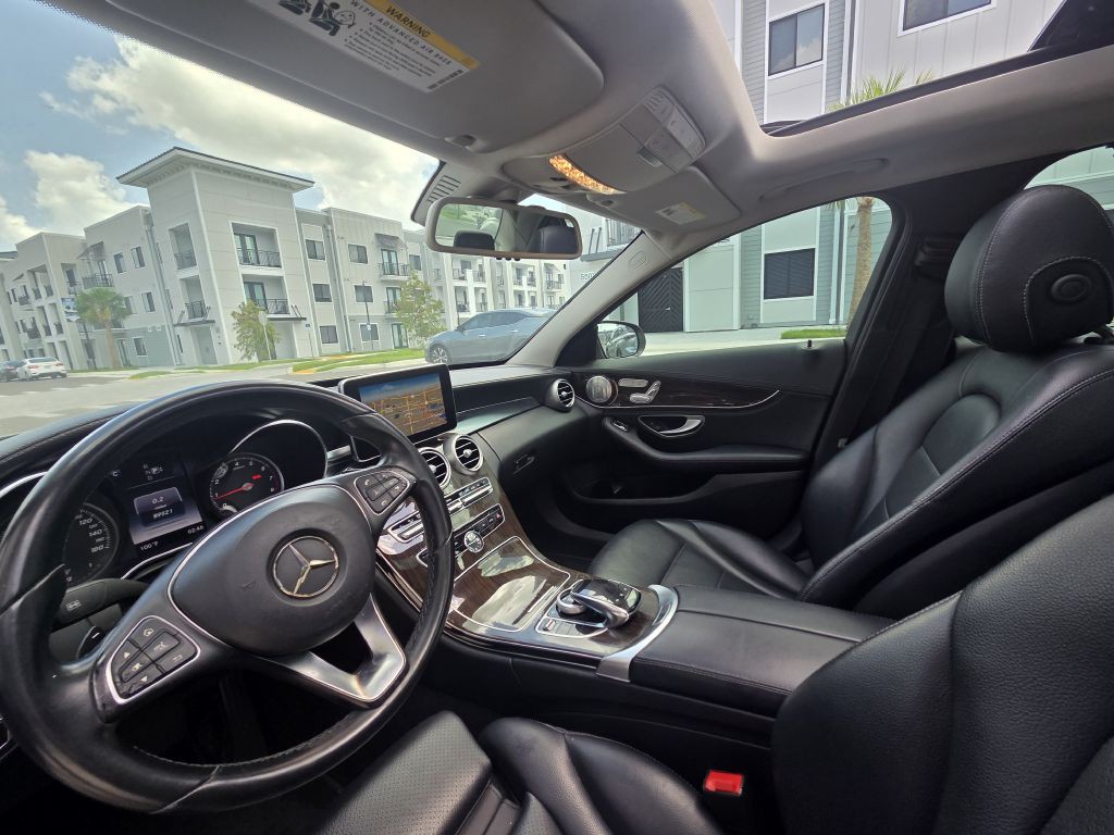 2015 Mercedes-Benz C-Class Image 35