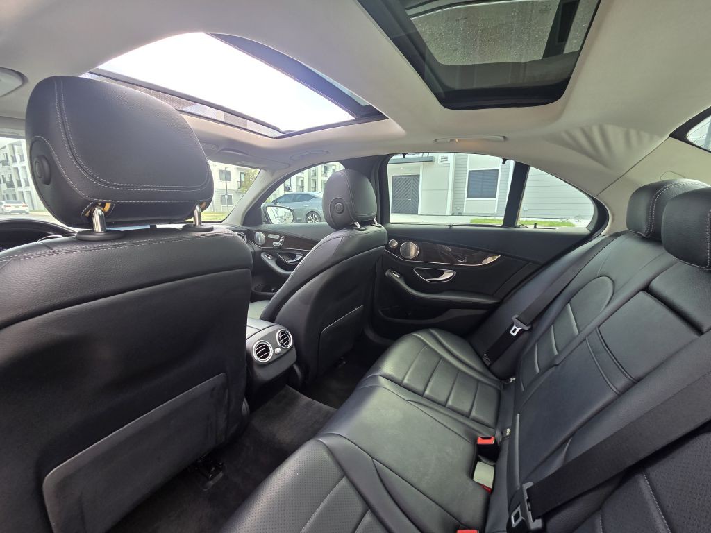 2015 Mercedes-Benz C-Class Image 38