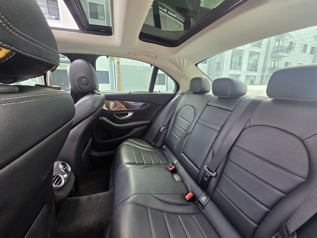 2015 Mercedes-Benz C-Class Image 39