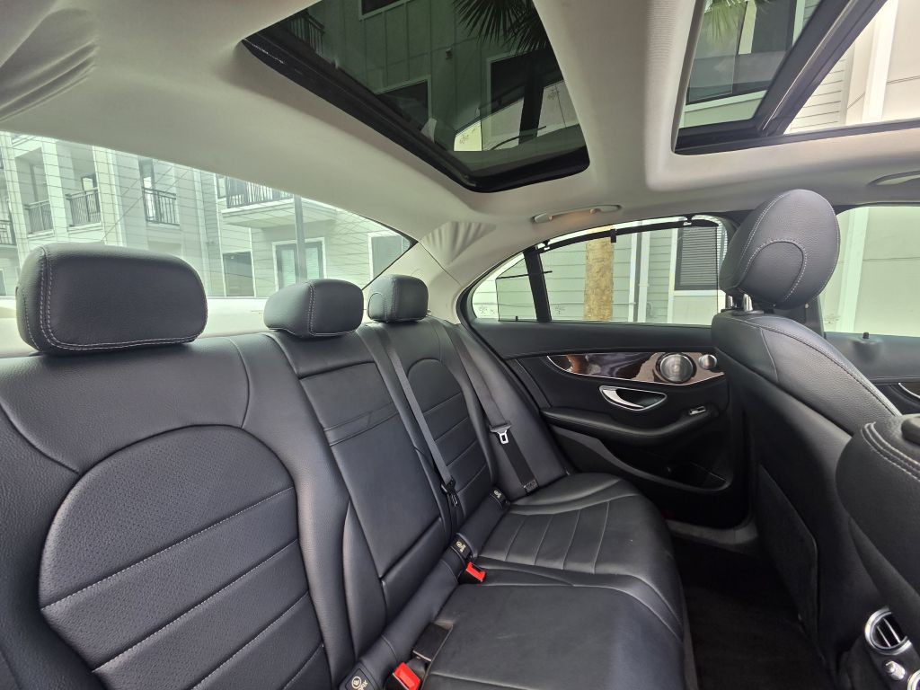 2015 Mercedes-Benz C-Class Image 42