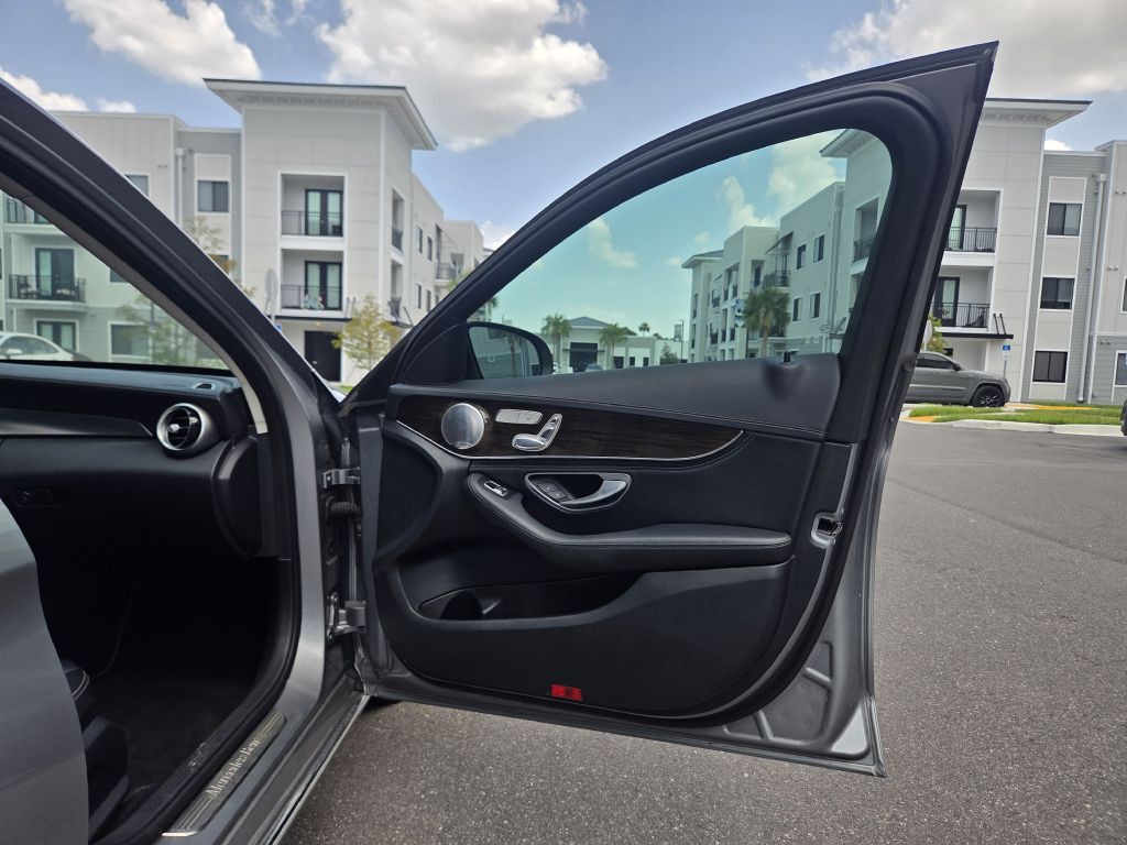 2015 Mercedes-Benz C-Class Image 43