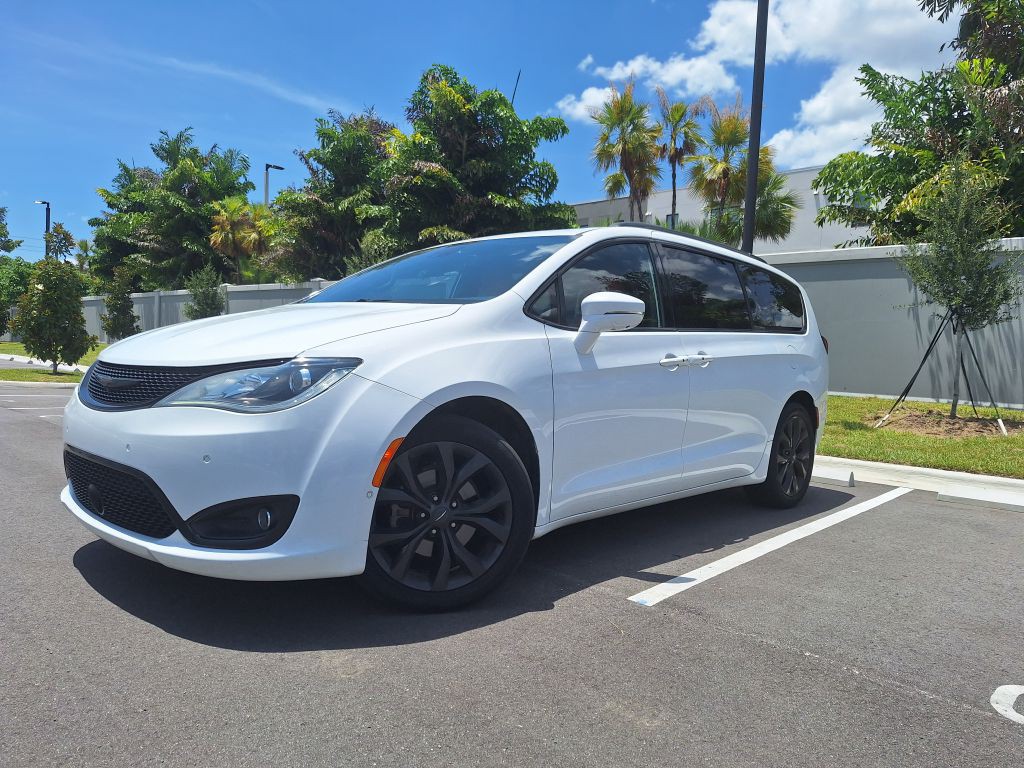 2020 Chrysler Pacifica Image 1