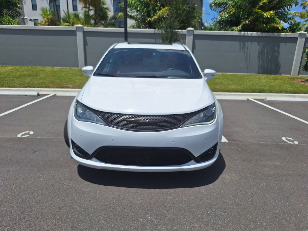 2020 Chrysler Pacifica Image 2