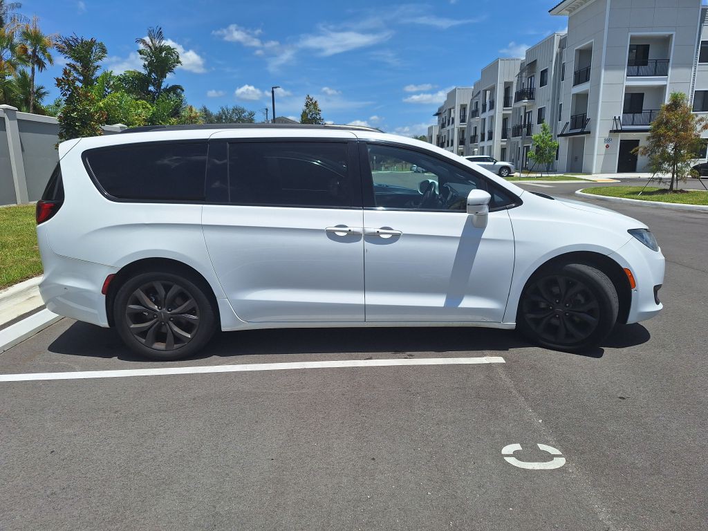 2020 Chrysler Pacifica Image 5