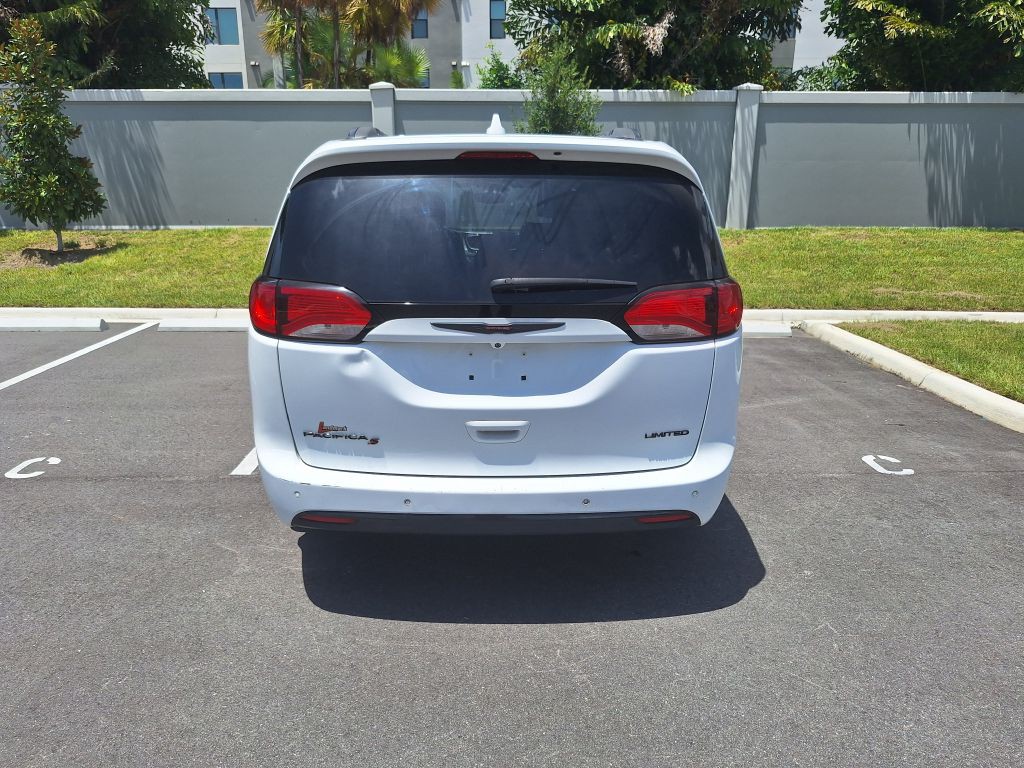 2020 Chrysler Pacifica Image 6