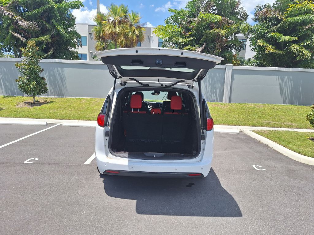 2020 Chrysler Pacifica Image 11