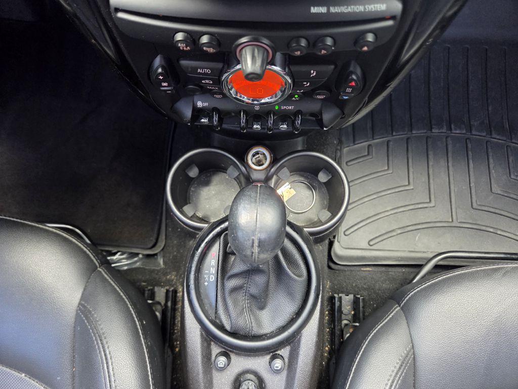 2013 MINI Cooper Image 29