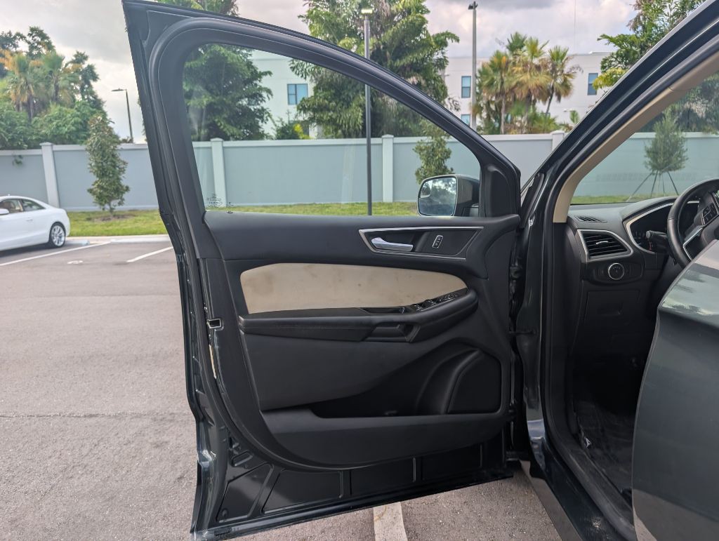 2015 Ford Edge Image 9
