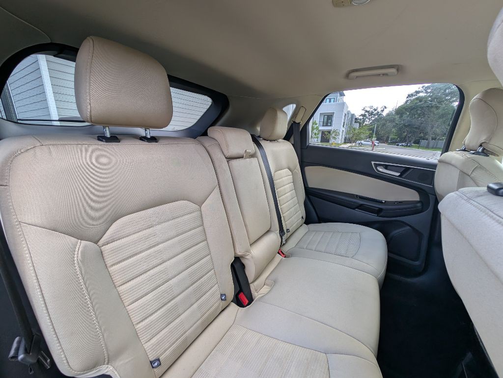 2015 Ford Edge Image 17