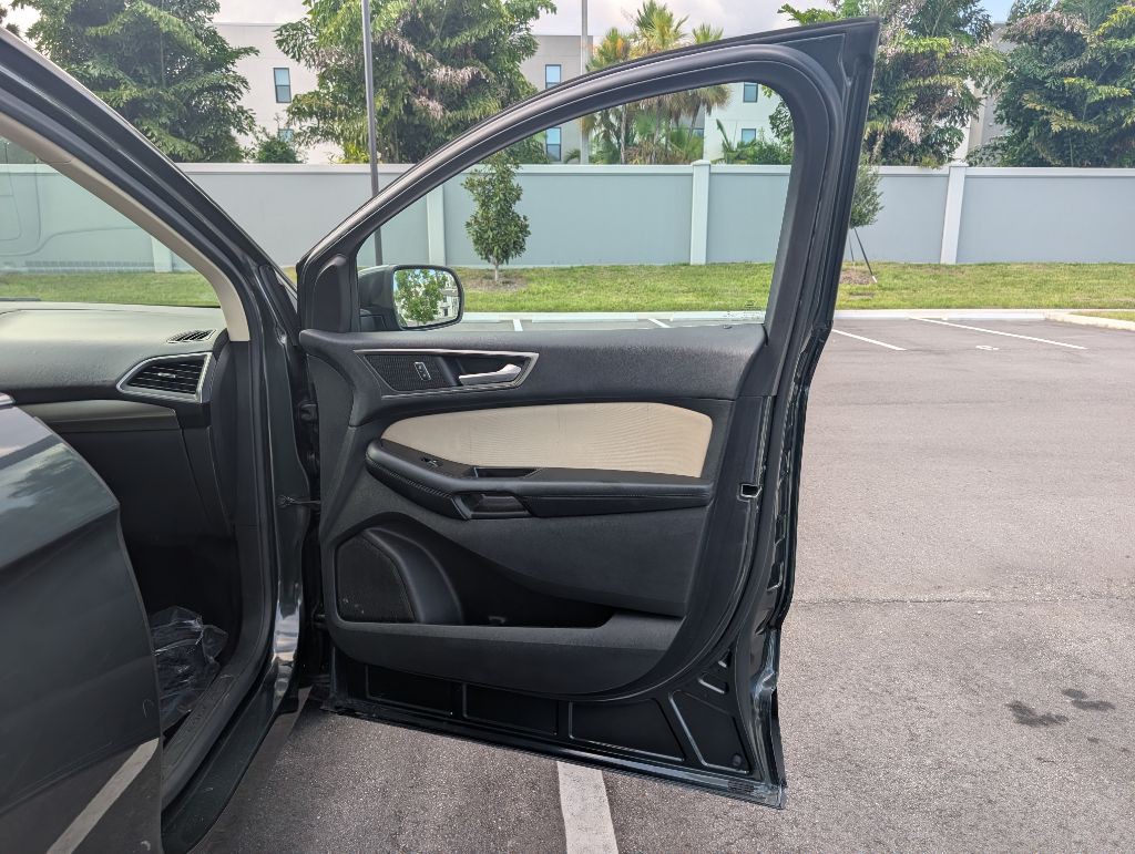 2015 Ford Edge Image 18