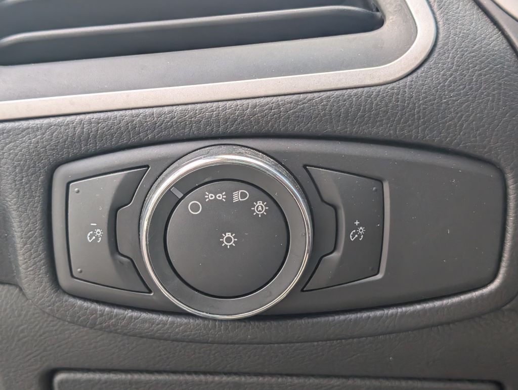 2015 Ford Edge Image 32