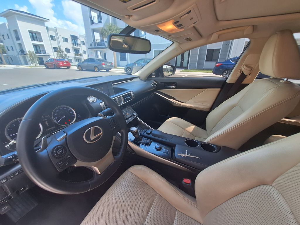 2014 Lexus IS Image 15