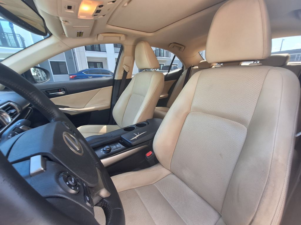 2014 Lexus IS Image 16