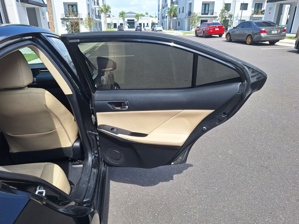 2014 Lexus IS Image 26