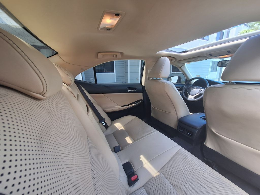 2014 Lexus IS Image 27