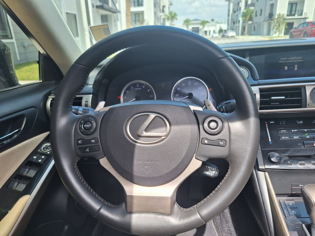 2014 Lexus IS Image 30