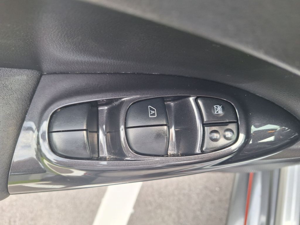 2013 Nissan Juke Image 20