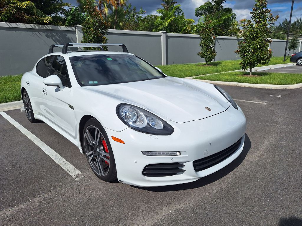 2016 Porsche Panamera Image 4