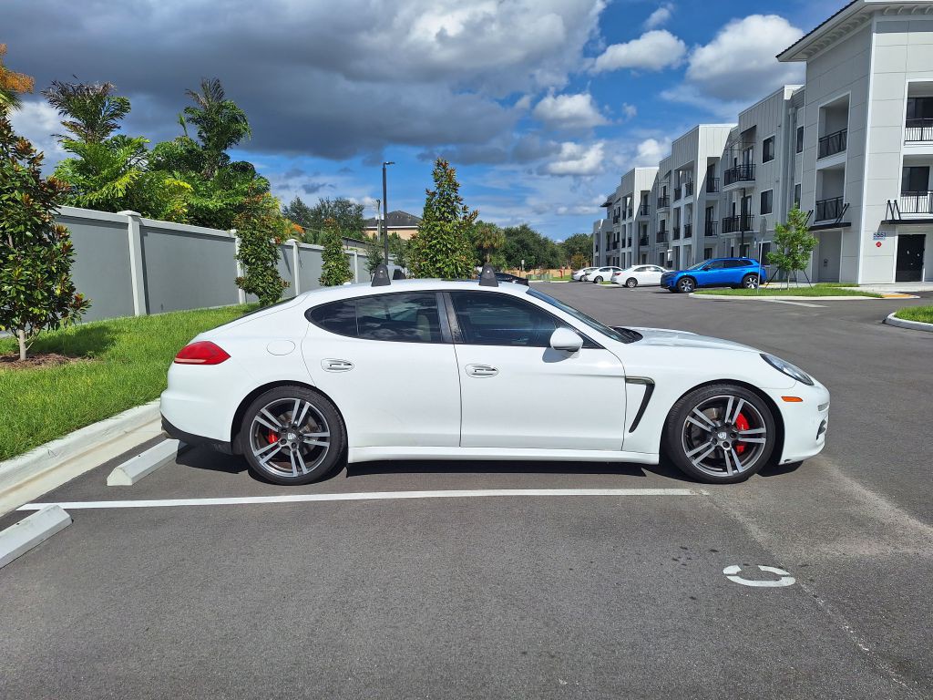 2016 Porsche Panamera Image 5