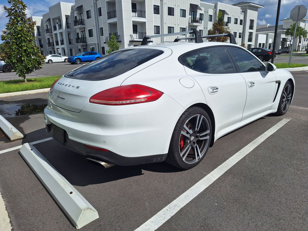 2016 Porsche Panamera Image 6