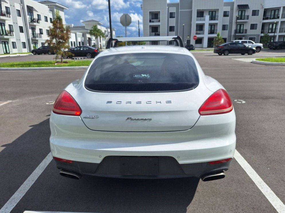 2016 Porsche Panamera Image 7