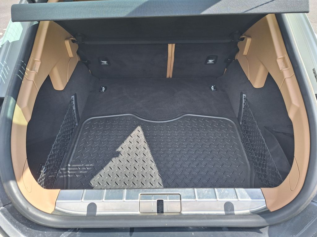 2016 Porsche Panamera Image 12