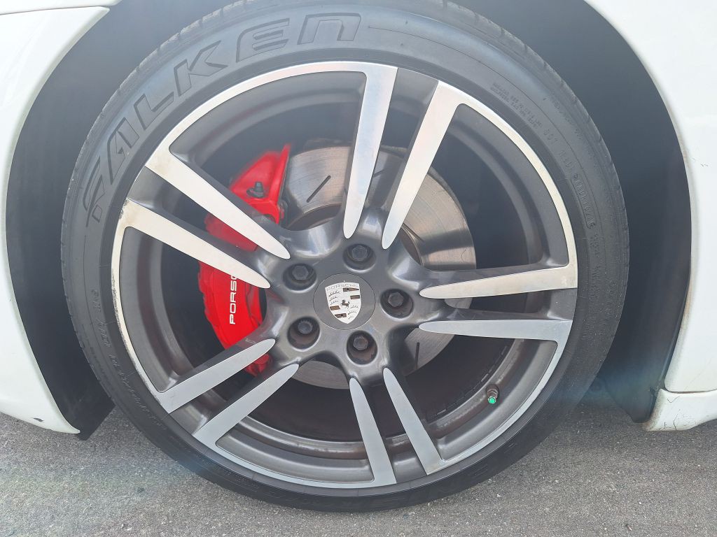 2016 Porsche Panamera Image 16