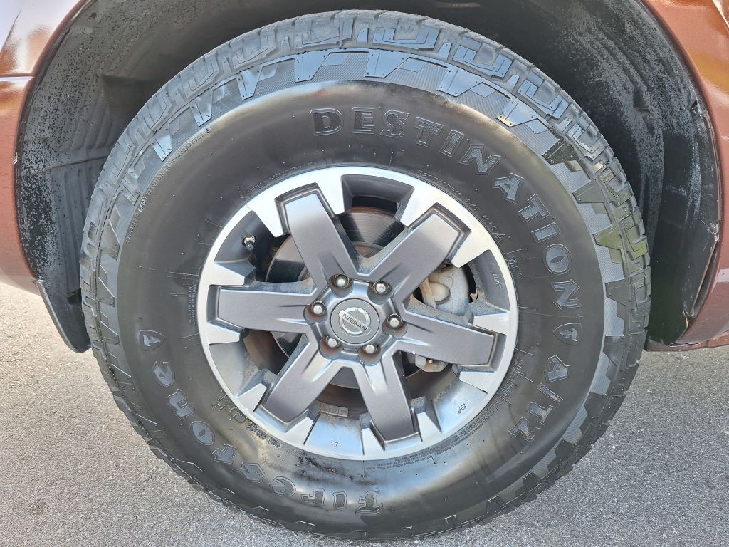 2016 Nissan Frontier Image 9