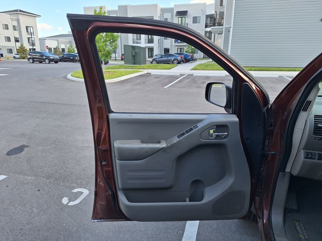 2016 Nissan Frontier Image 11