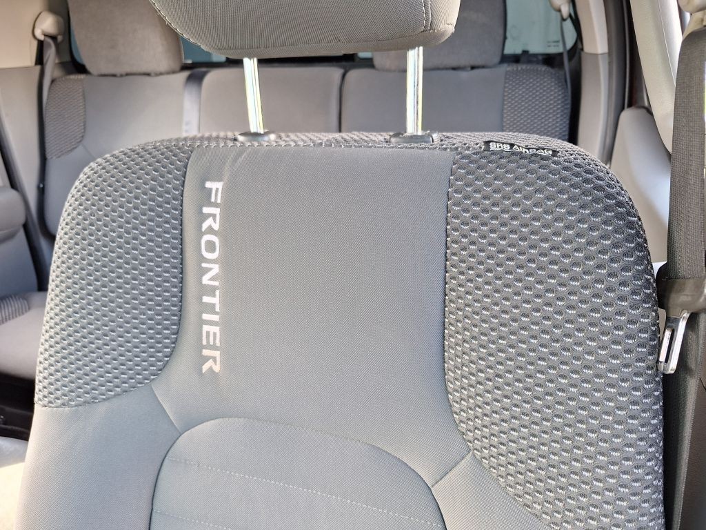2016 Nissan Frontier Image 16
