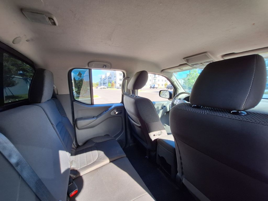 2016 Nissan Frontier Image 21