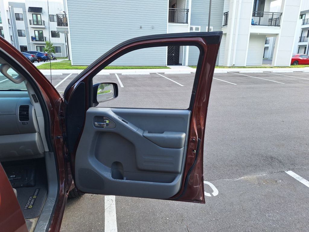 2016 Nissan Frontier Image 23
