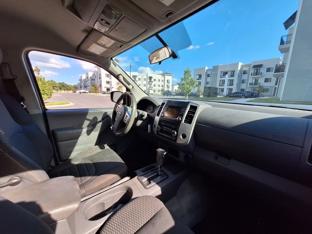 2016 Nissan Frontier Image 24