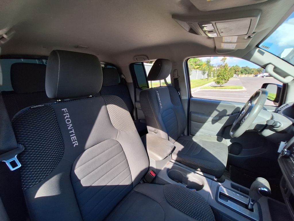 2016 Nissan Frontier Image 25
