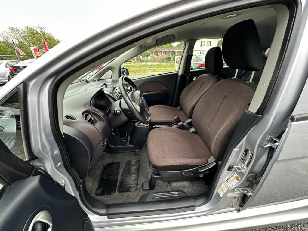 2012 Mitsubishi i-MiEV Image 29