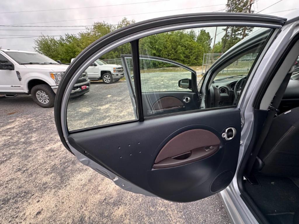 2012 Mitsubishi i-MiEV Image 36