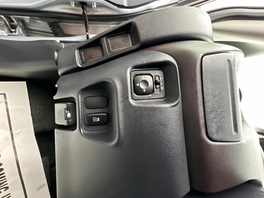 2012 Mitsubishi i-MiEV Image 54