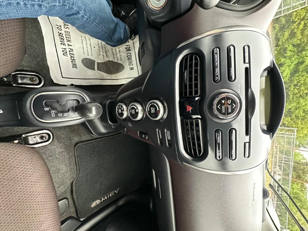 2012 Mitsubishi i-MiEV Image 61