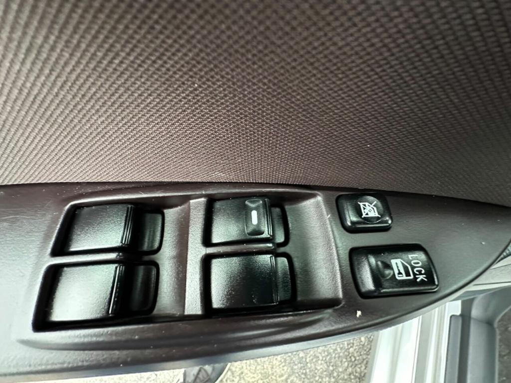 2012 Mitsubishi i-MiEV Image 62