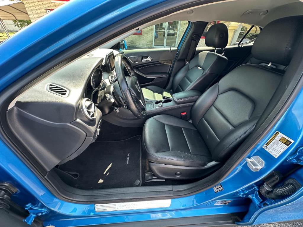 2015 Mercedes-Benz GLA-Class Image 38