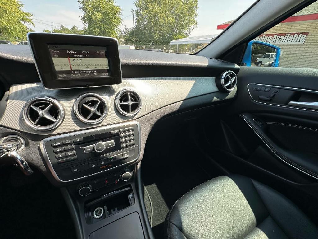 2015 Mercedes-Benz GLA-Class Image 41