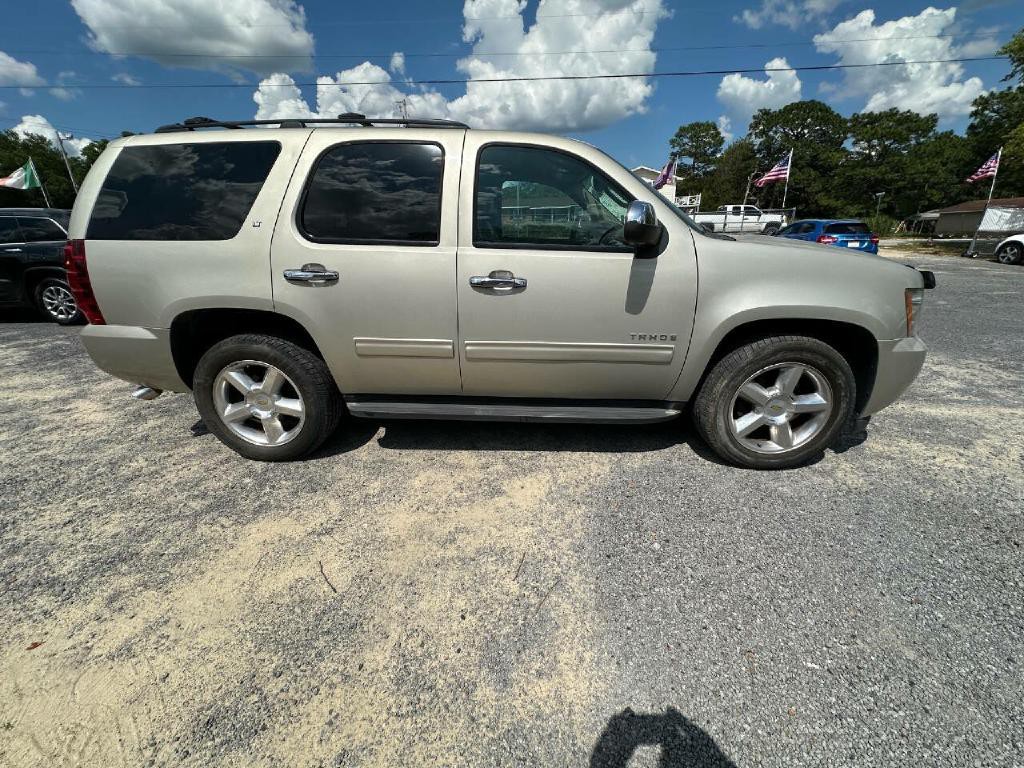 2014 Chevrolet Tahoe Image 2