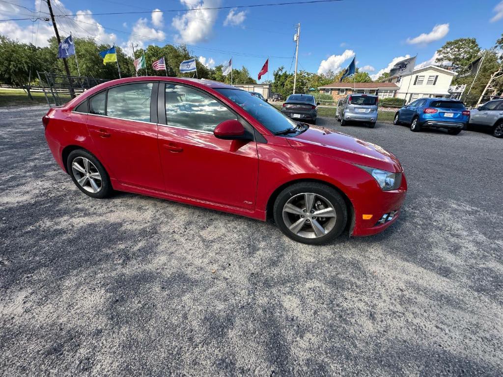 2013 Chevrolet Cruze Image 2