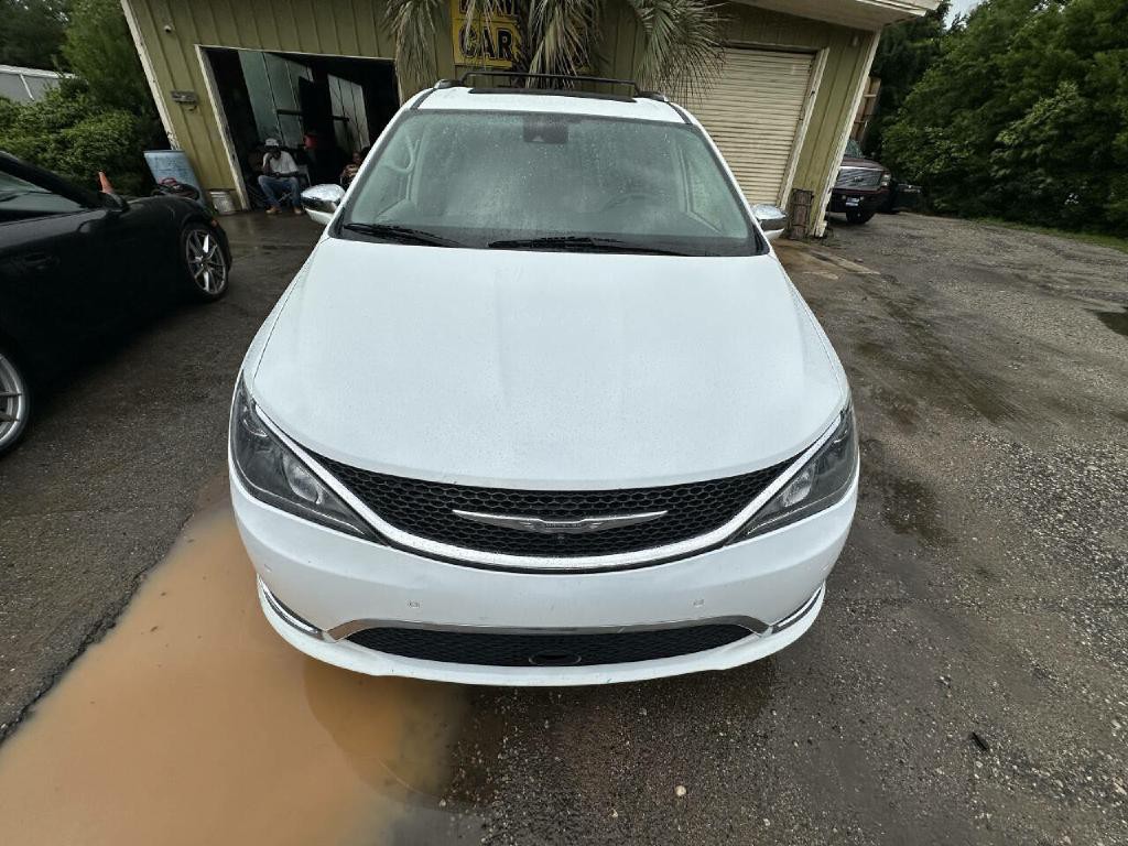 2017 Chrysler Pacifica Image 2
