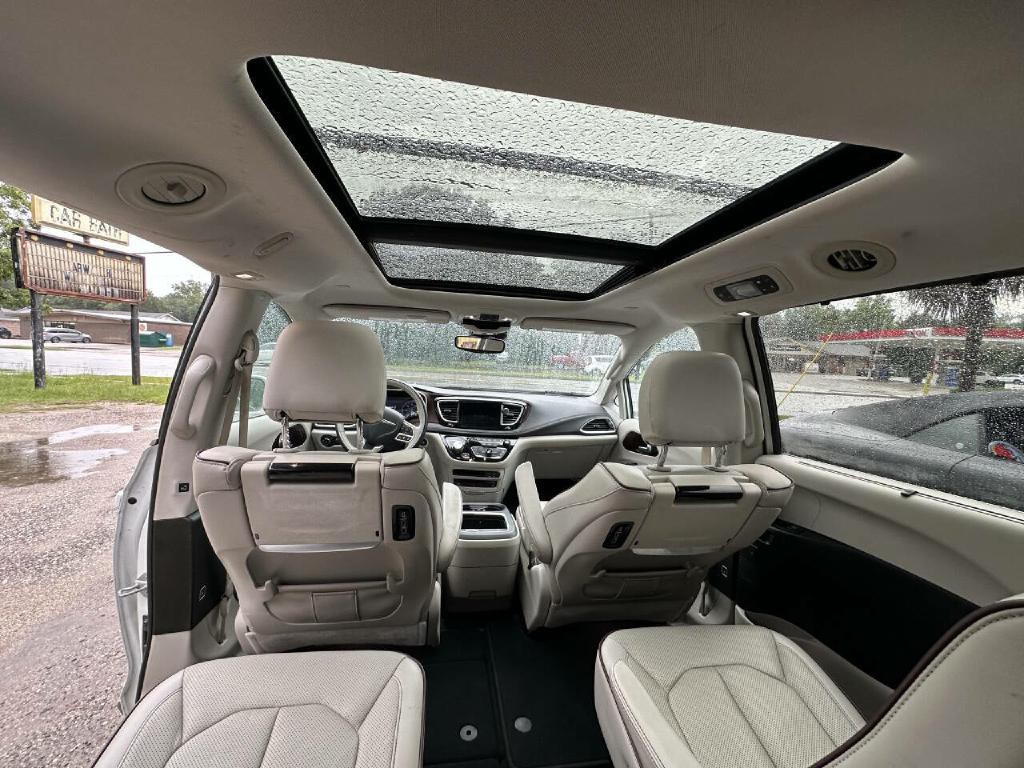 2017 Chrysler Pacifica Image 6