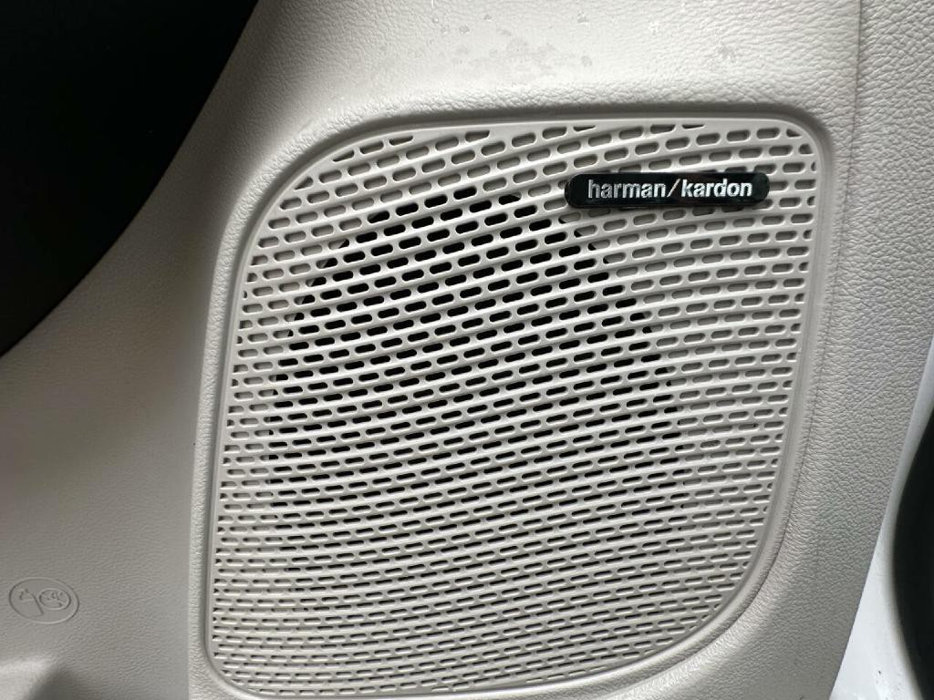 2017 Chrysler Pacifica Image 19