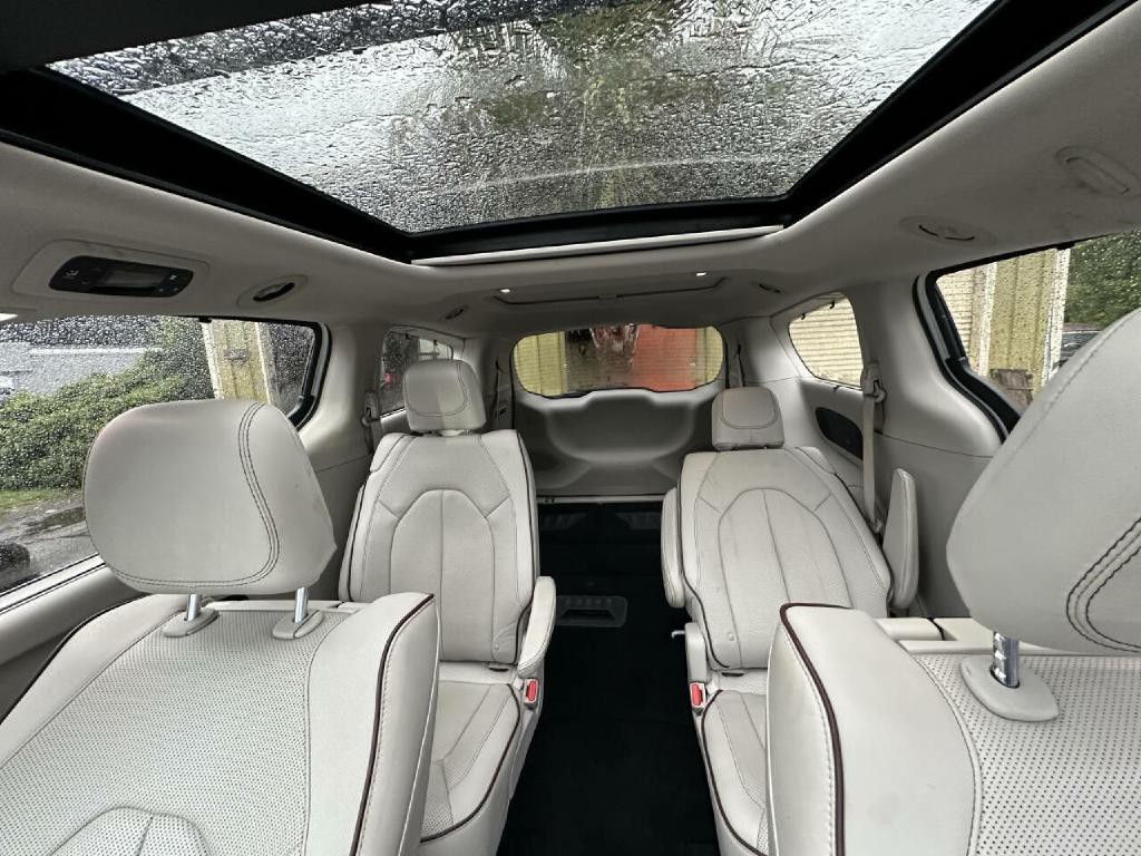 2017 Chrysler Pacifica Image 21