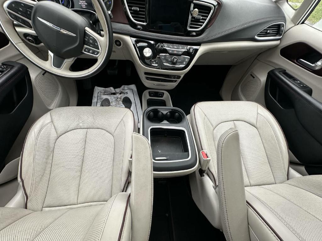 2017 Chrysler Pacifica Image 32